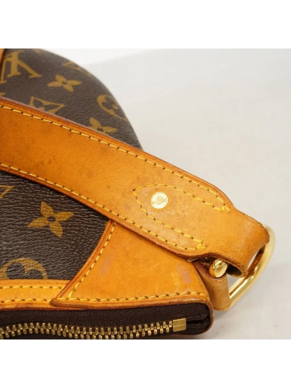 Louis Vuitton Shoulder Bag Monogram Thames PM Brown